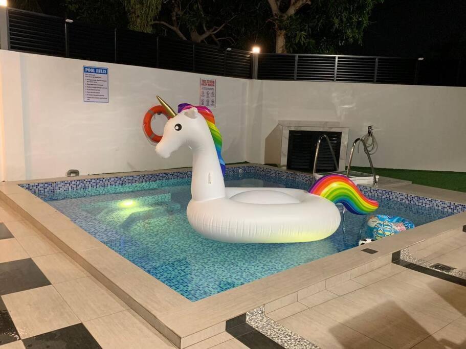 Abbie'S Private Pool Villa Bukit Mertajam Penang Esterno foto
